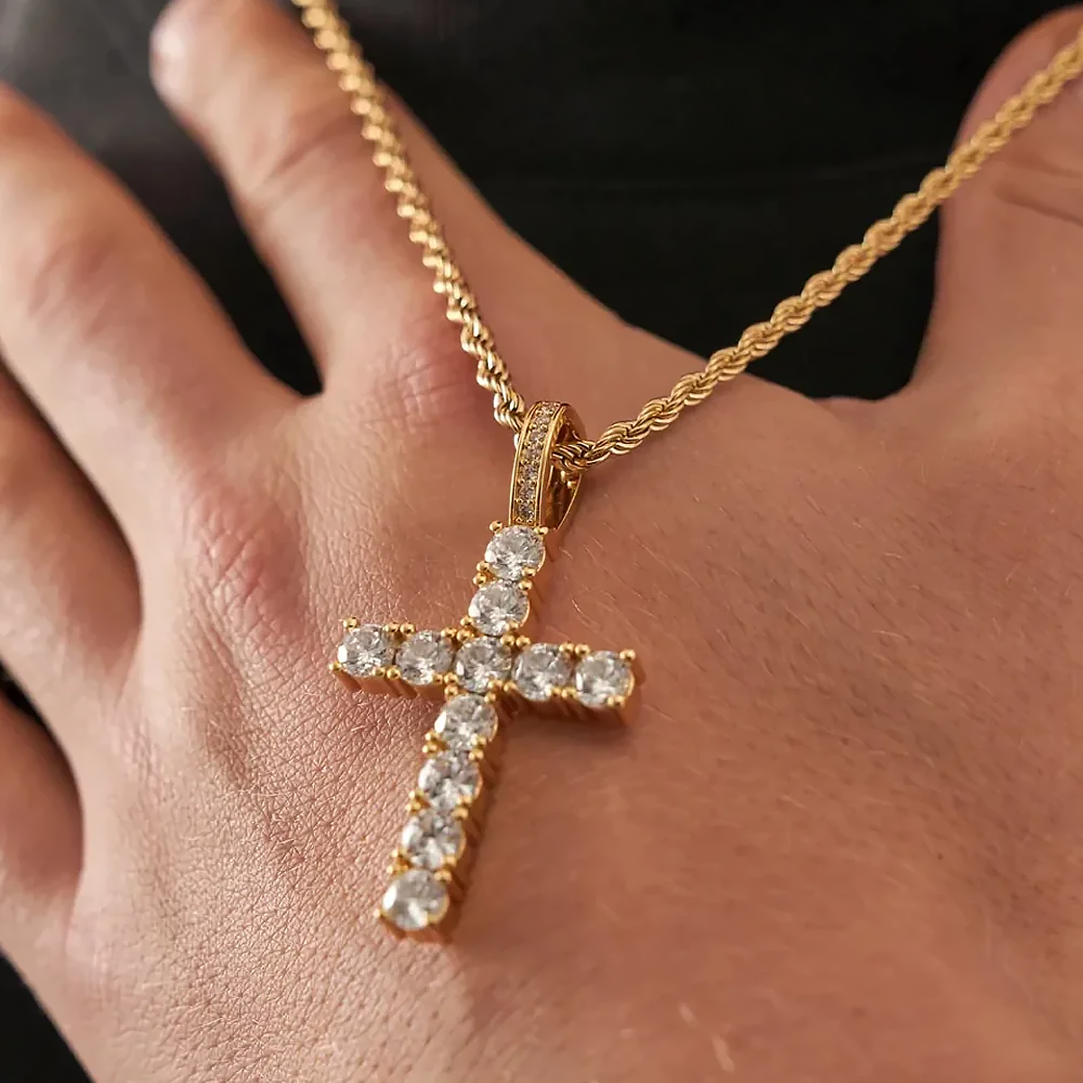 CROSS. | Gold Kreuz Anhänger mit Diamanten