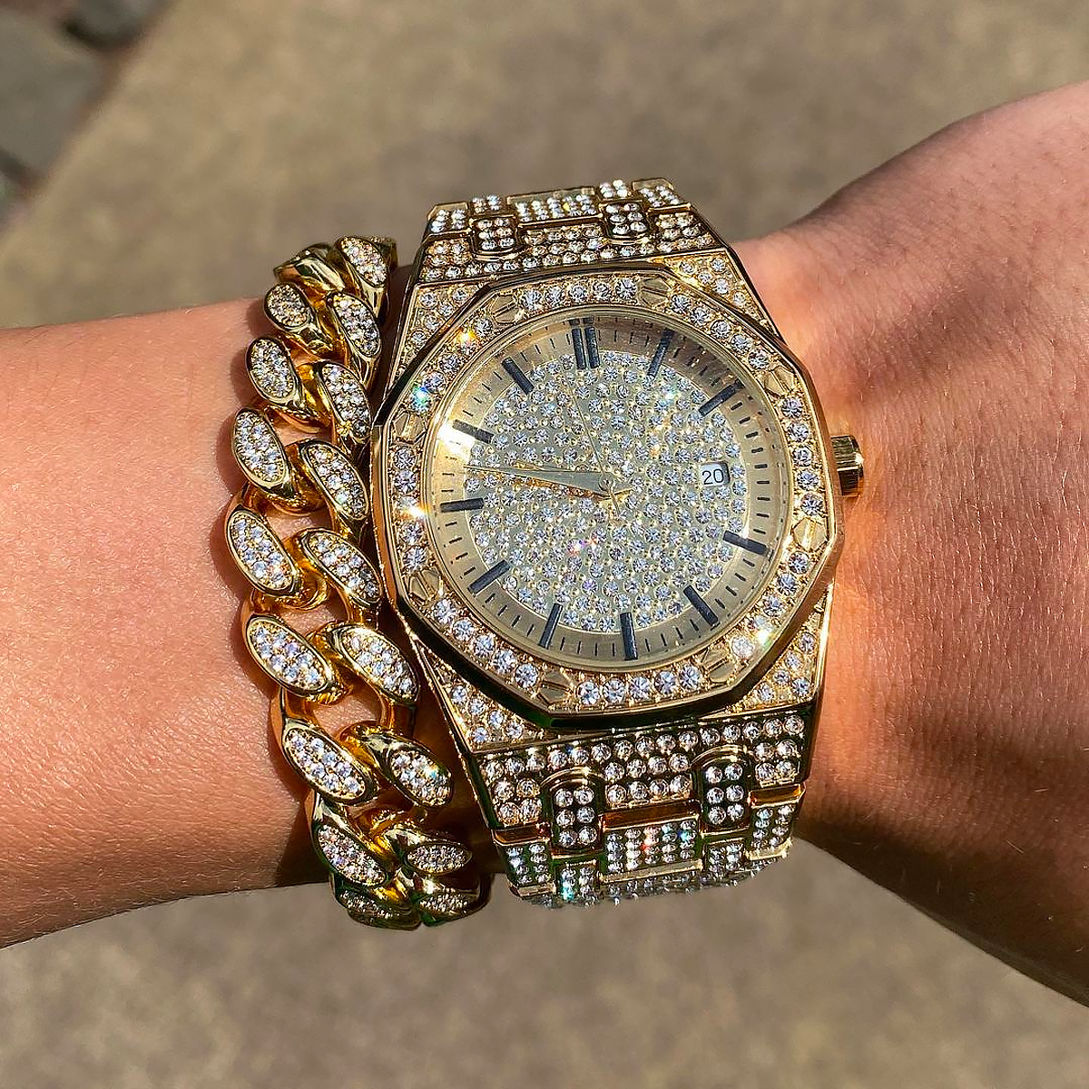 GYMALON. | Gold Uhr